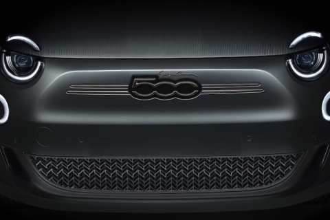 Giorgio Armani designs a one off electric Fiat 500 model News