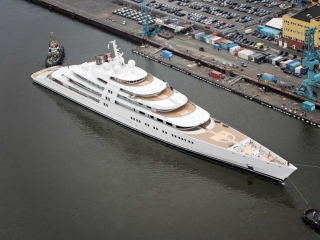 Yacht Azzam