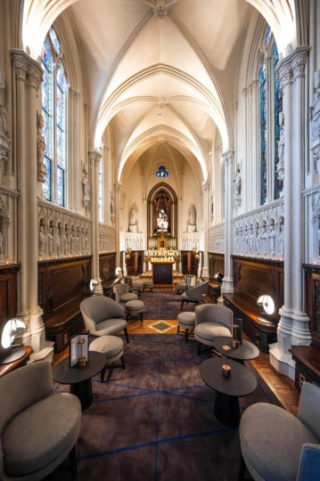 Intérieur historique du Domaine Reine Margot, hôtel MGallery