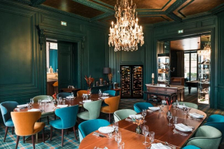 Ambiance chaleureuse et colorée