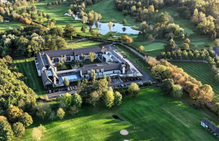 Vue aérienne du domaine de l'hôtel golf Le Domaine des Vanneaux